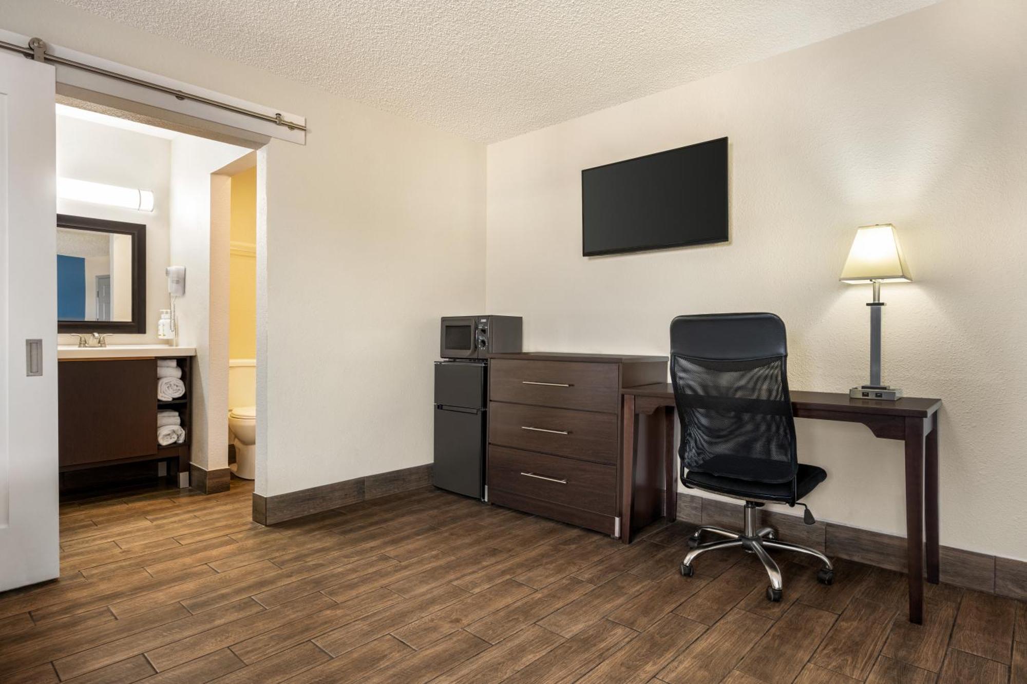 Chambre 3 Lits Queen-Size Supérieure - Non-Fumeurs