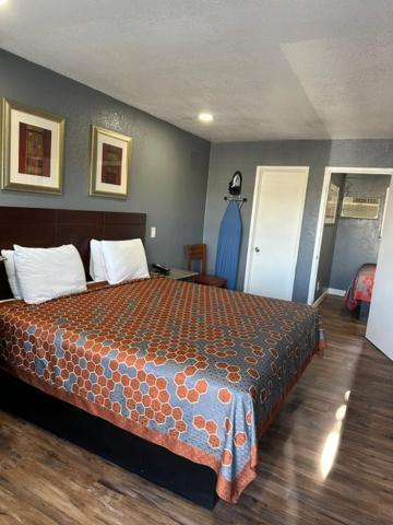 King Suite,1652751473:JPEG