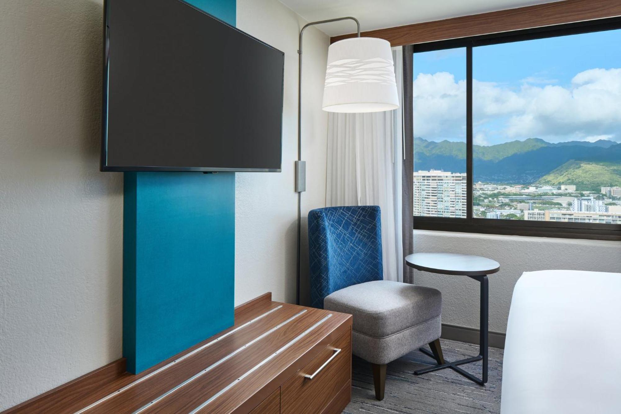 King Room Partial Ocean View Non-Smoking
