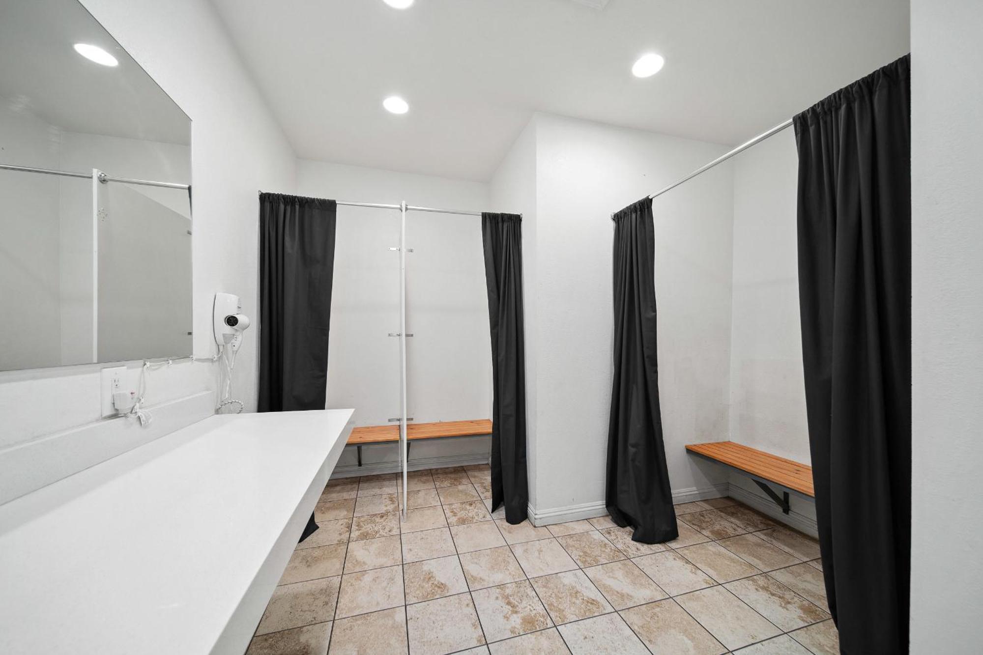 Doppelzimmer mit Gemeinschaftsbad