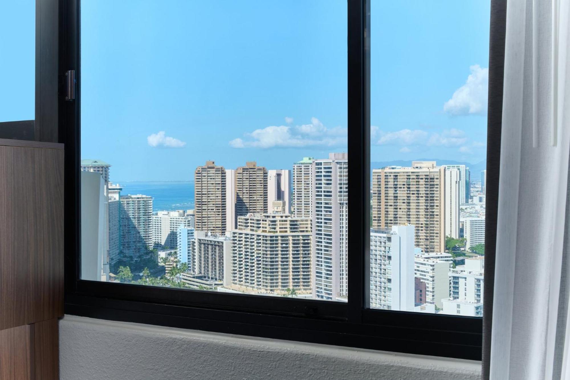 King Room Partial Ocean View Non-Smoking