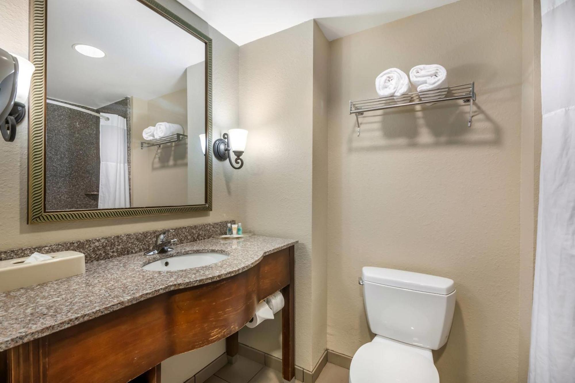 Queen Suite Two Queen Beds Disability Access or Non-Smoking