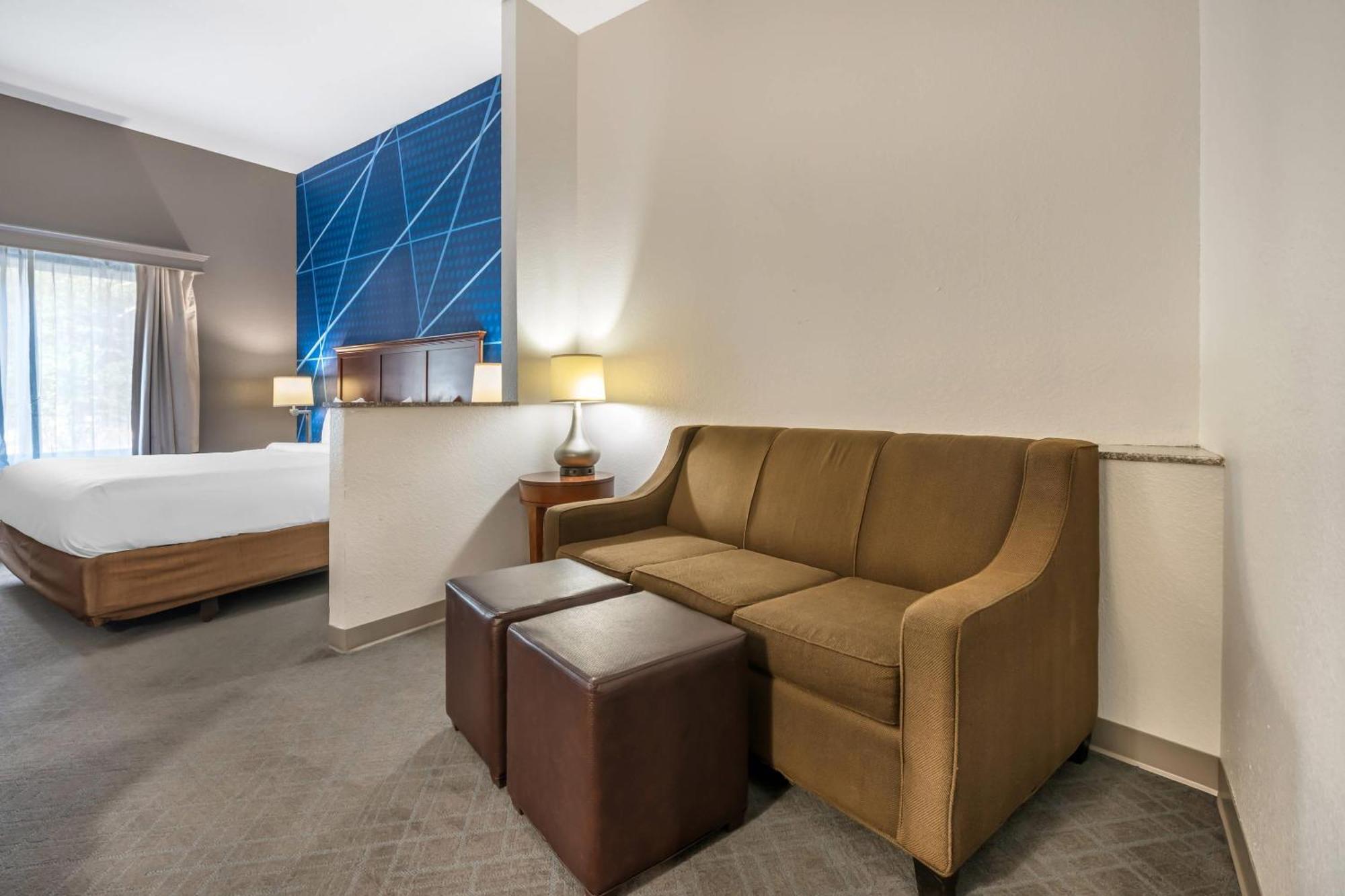 King Suite Non-Smoking