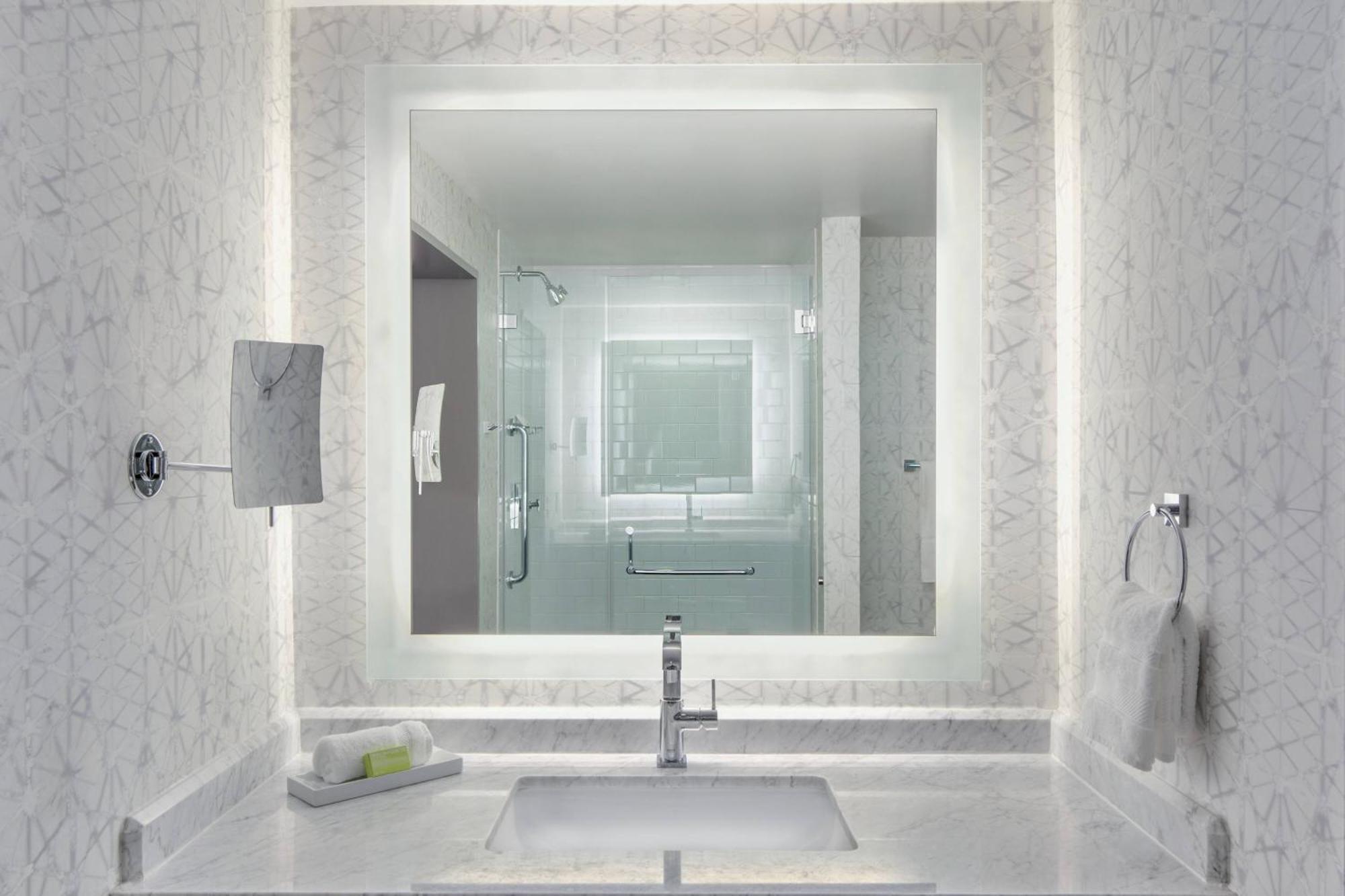 Superior Queen Room with Two Queen Beds and City Hall View,1742679894:JPEG