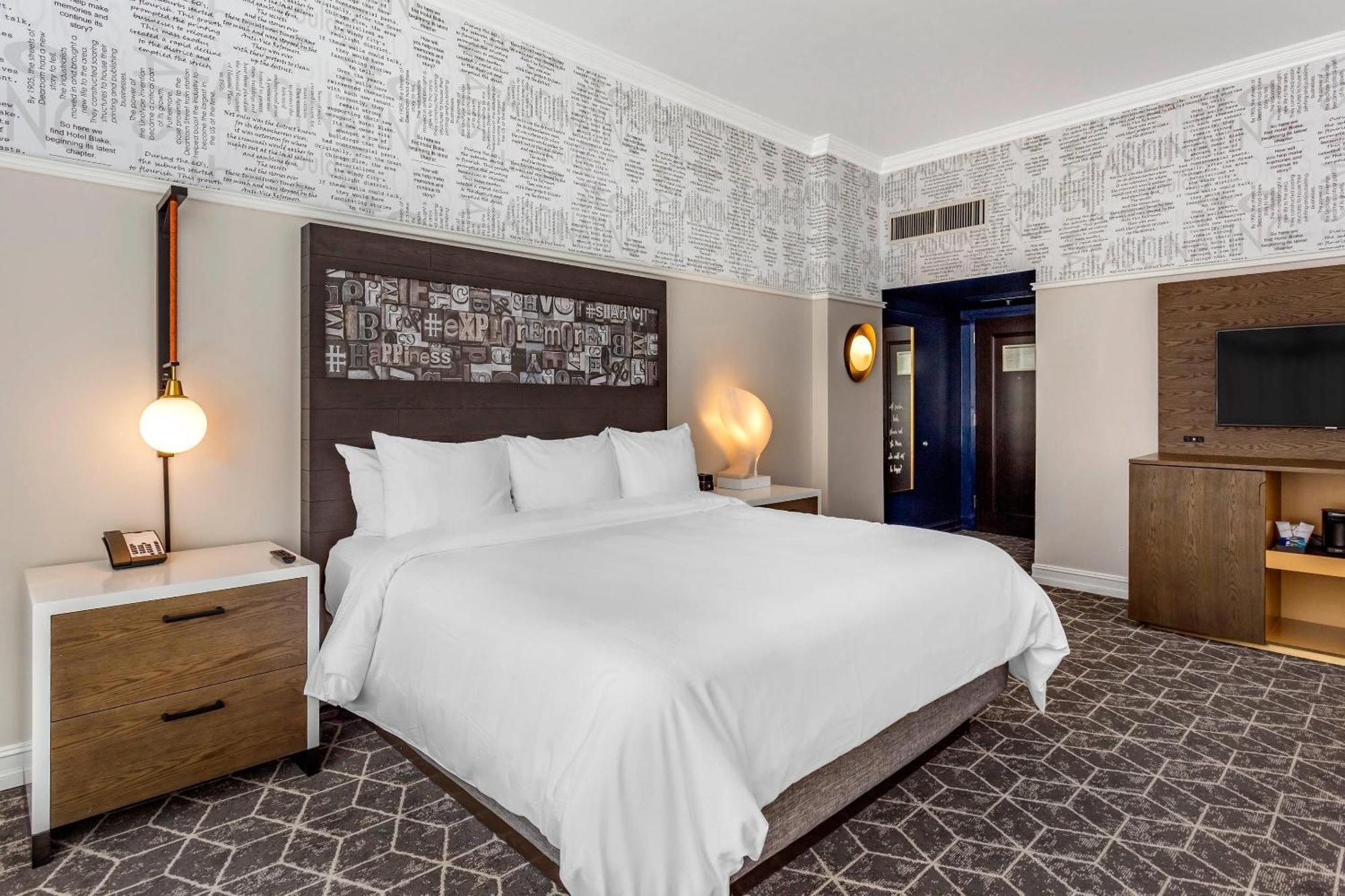 King Suite Non-Smoking,1697829549:JPEG