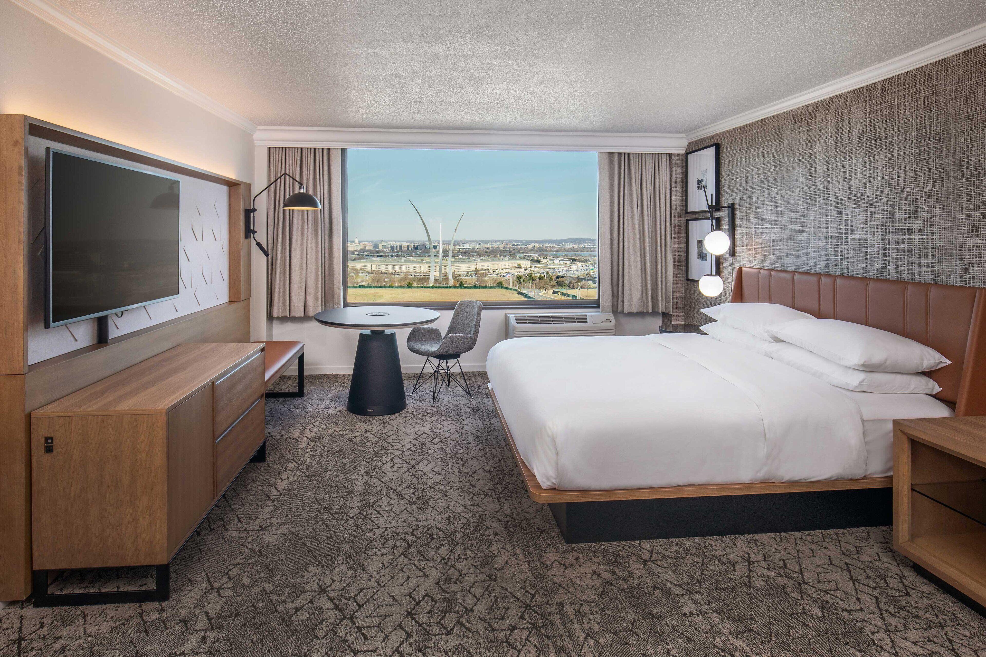 Suite 1 King City view Main