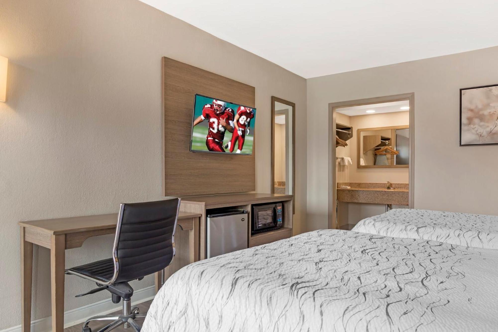 Deluxe Zimmer mit 2 Doppelbetten – Nichtraucher