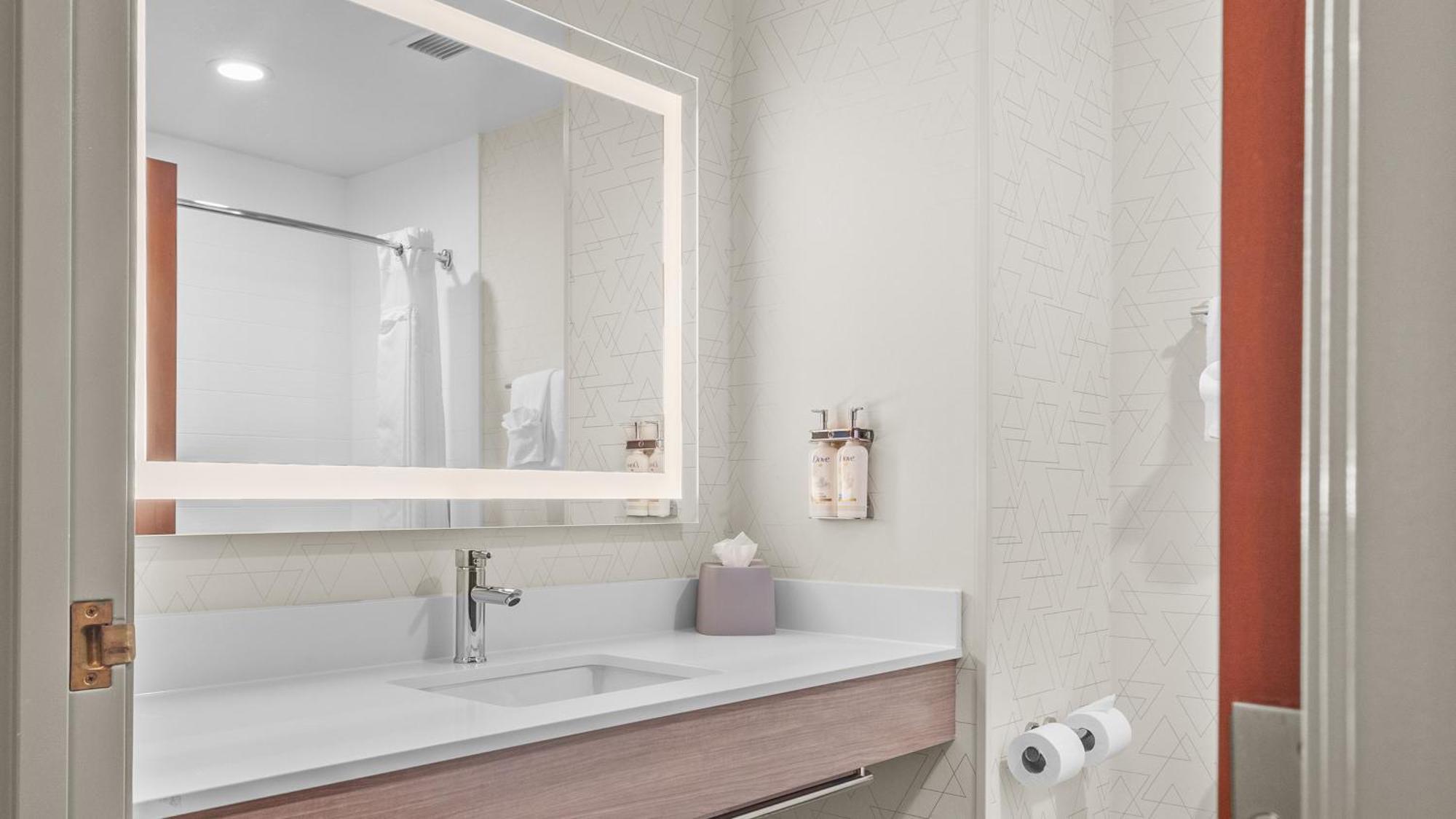 King Suite Spa Bath