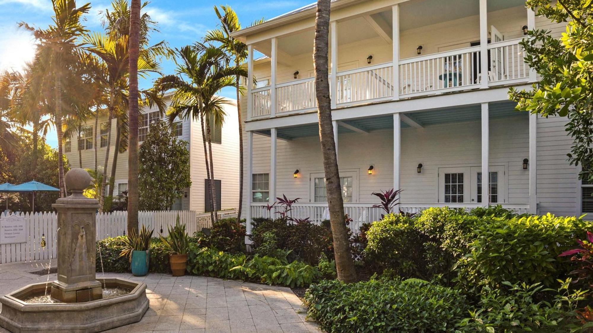 Tropical Garden Superior Double Queen Guestroom