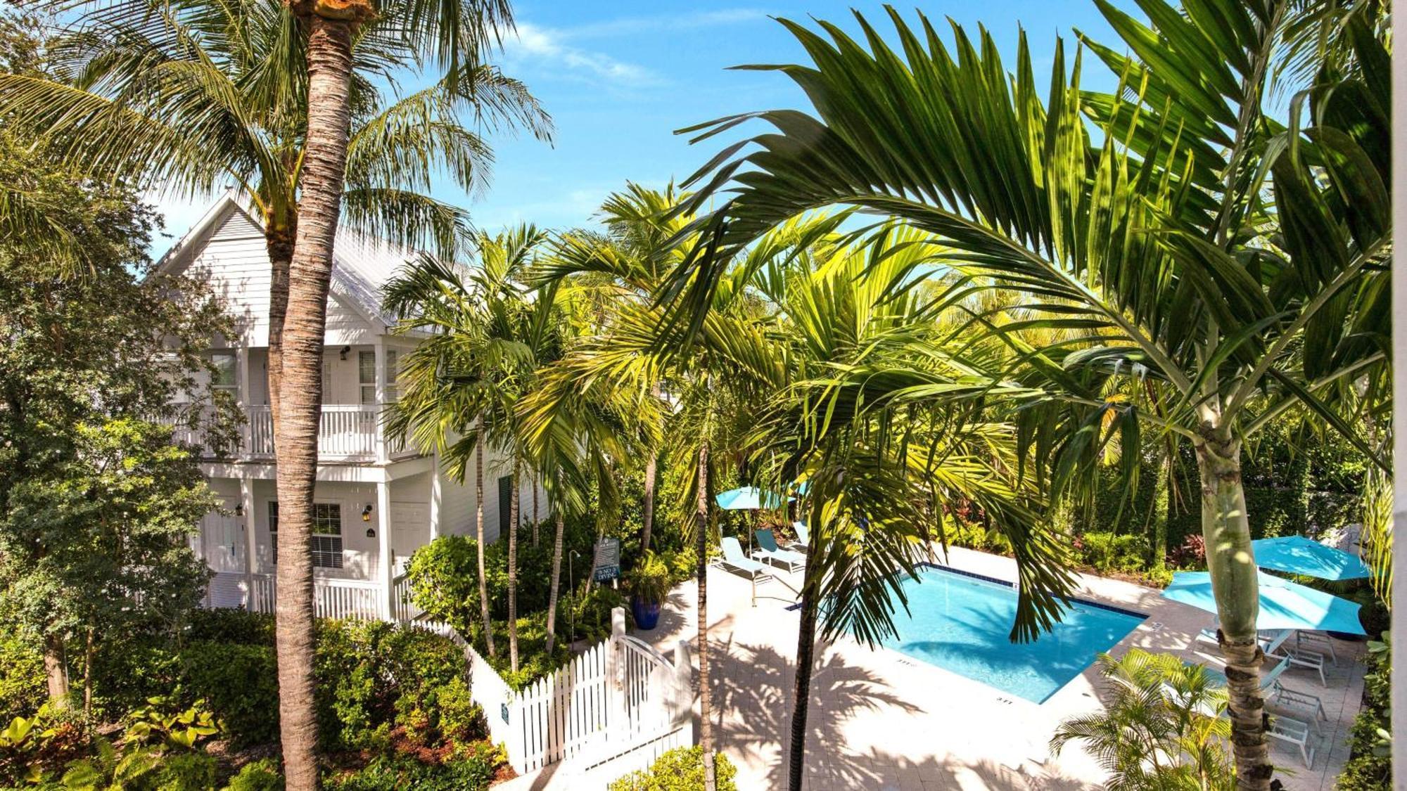 Tropical Garden Superior Double Queen Guestroom