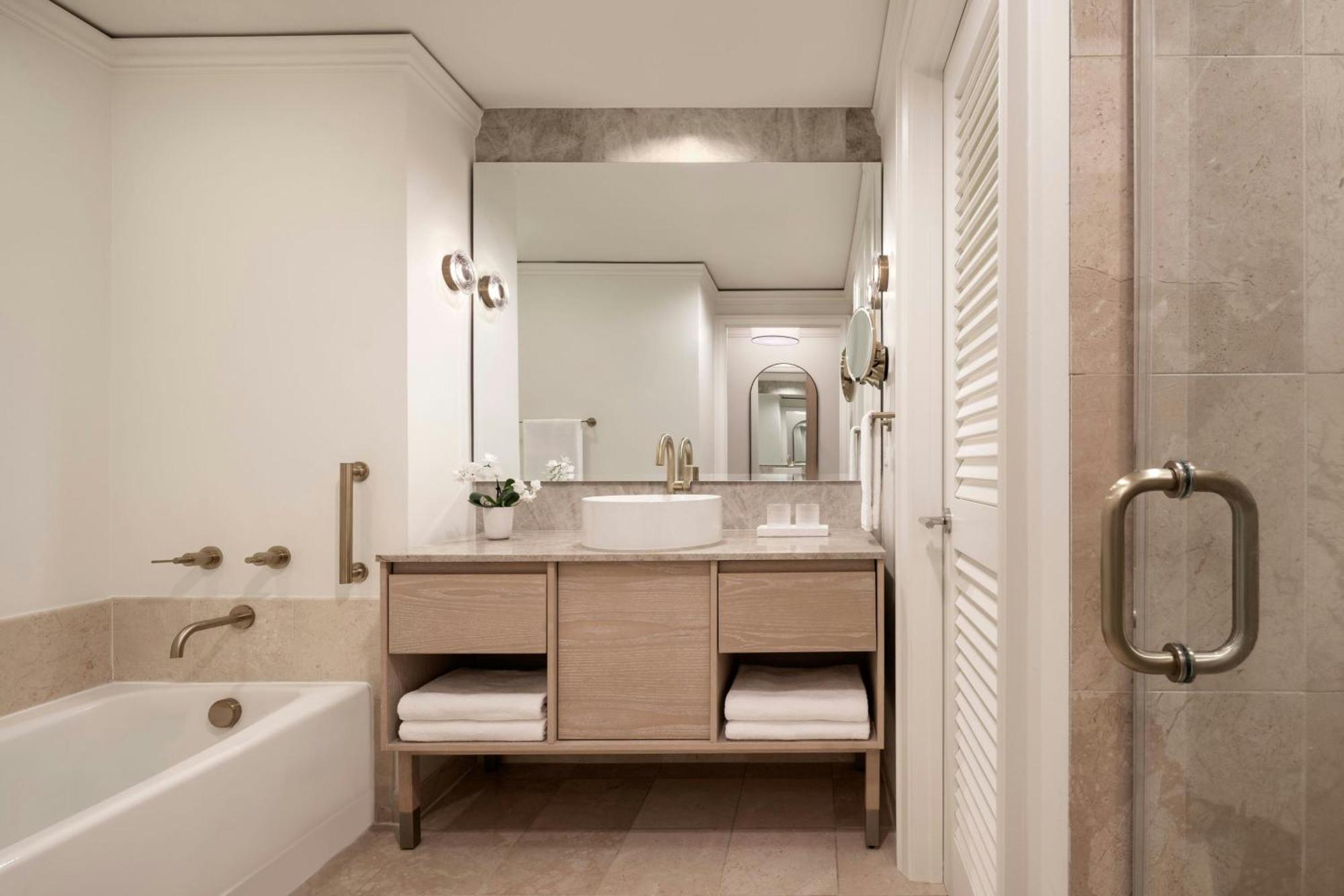 Resort View with 1 King Bed,1739404280:JPEG