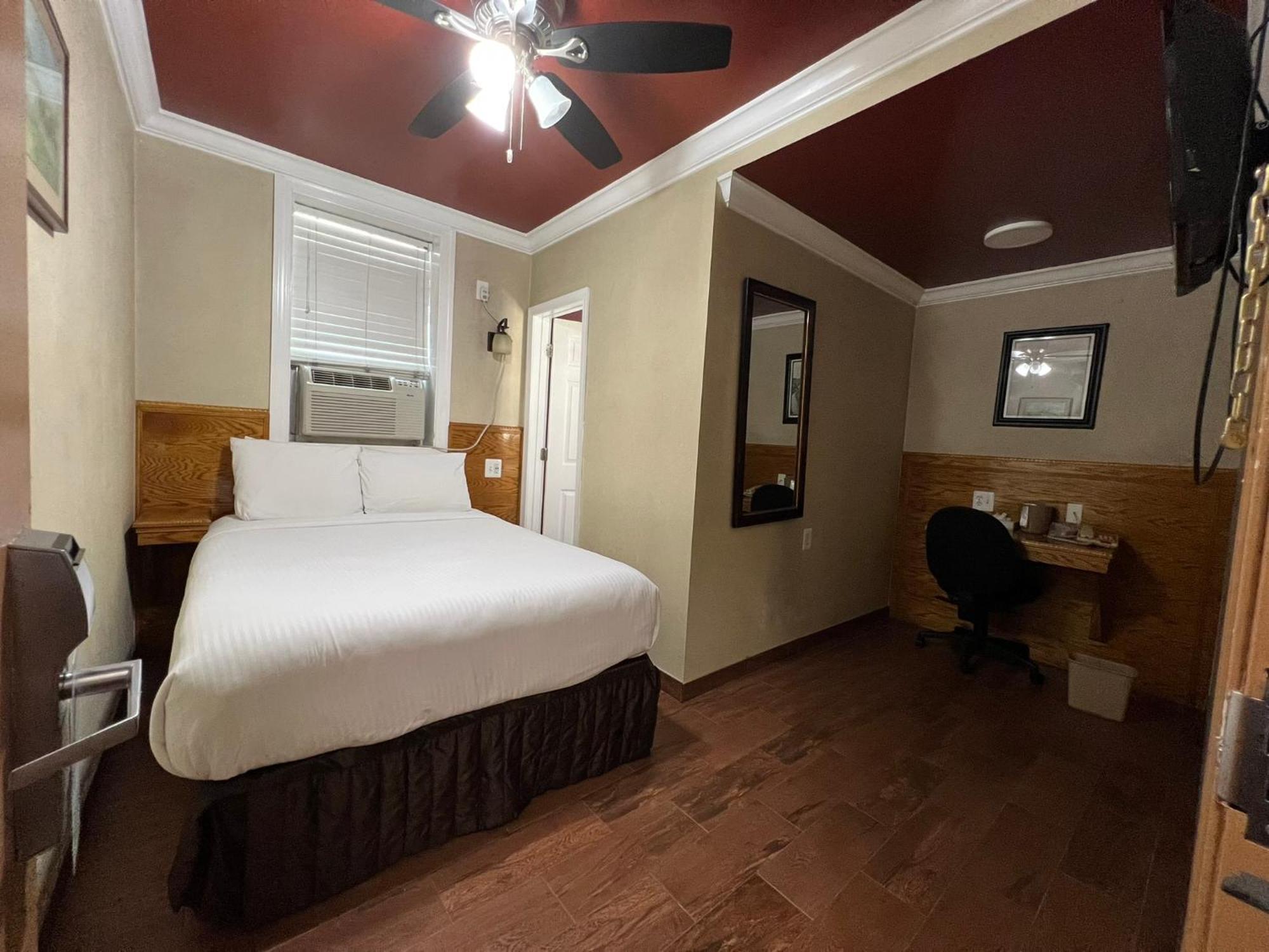 Classic Quadruple Room