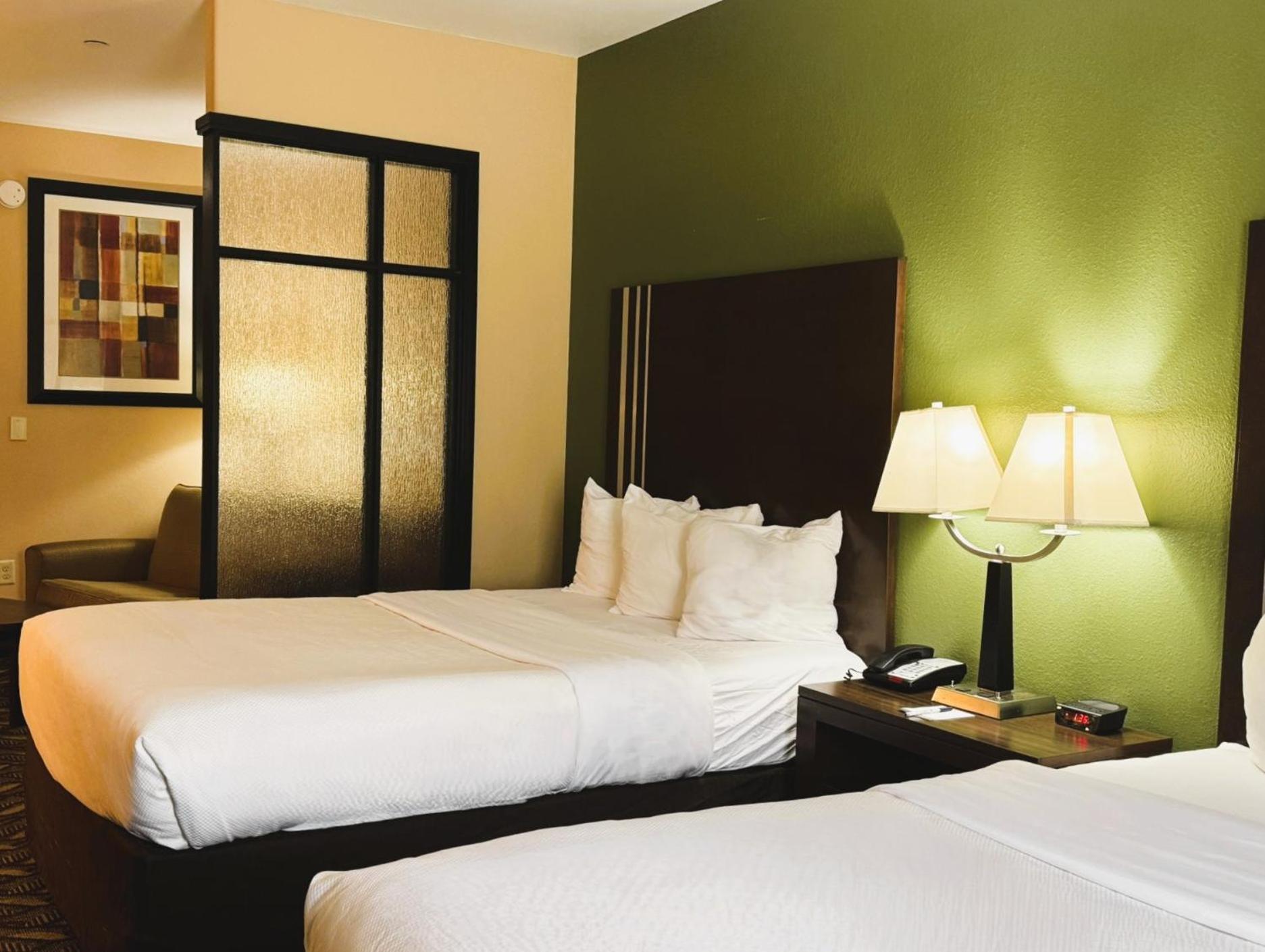 Queen Room with Two Queen Beds, Mobility Access and Bathtub with Grab Bars, Non-Smoking