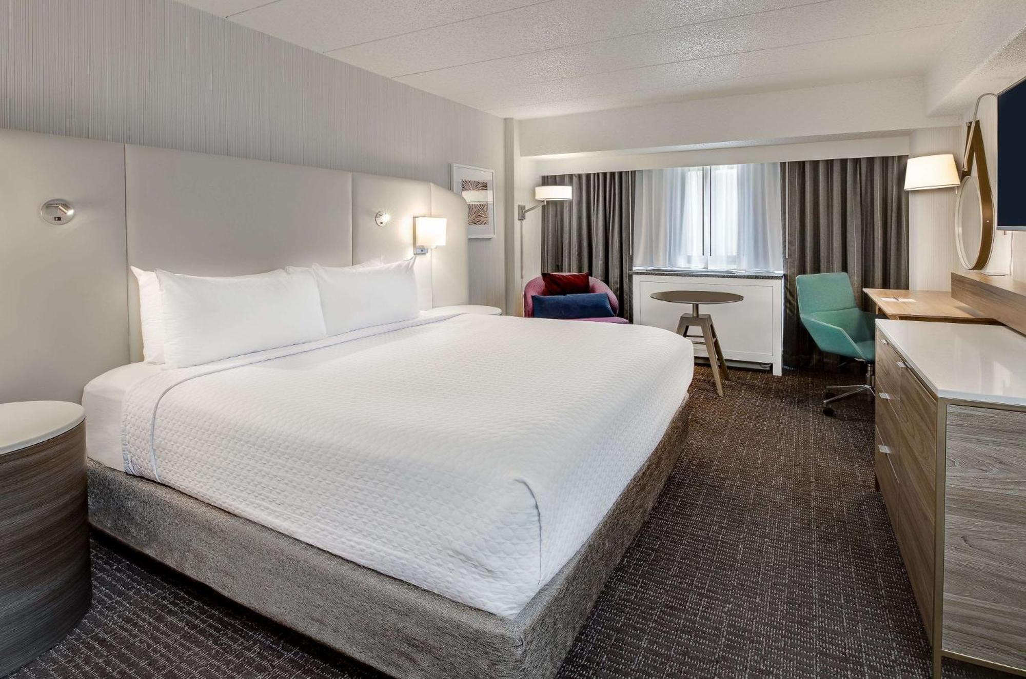 Deluxe King Room