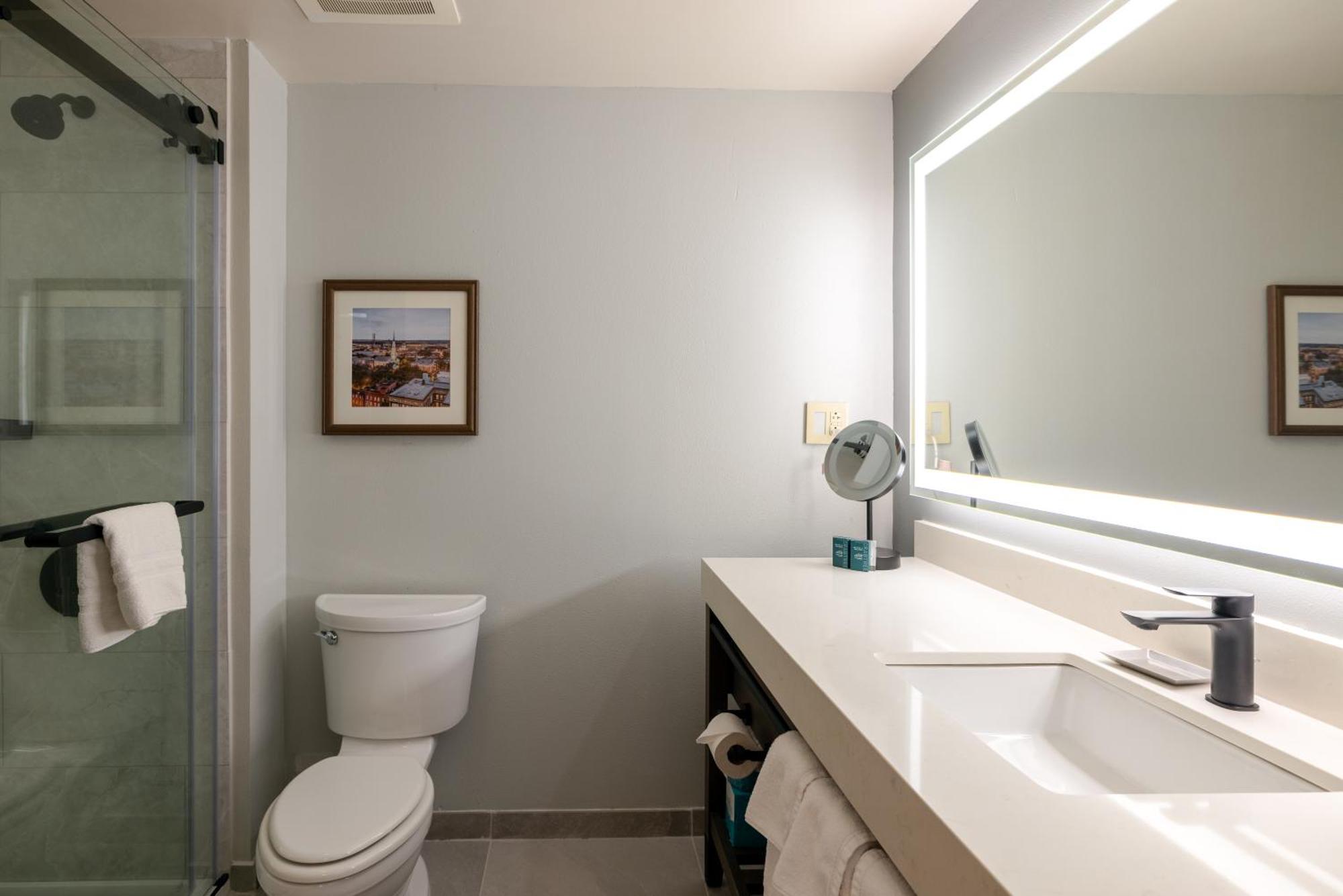 Chambre 2 Lits Queen-Size - Accessible aux Malentendants