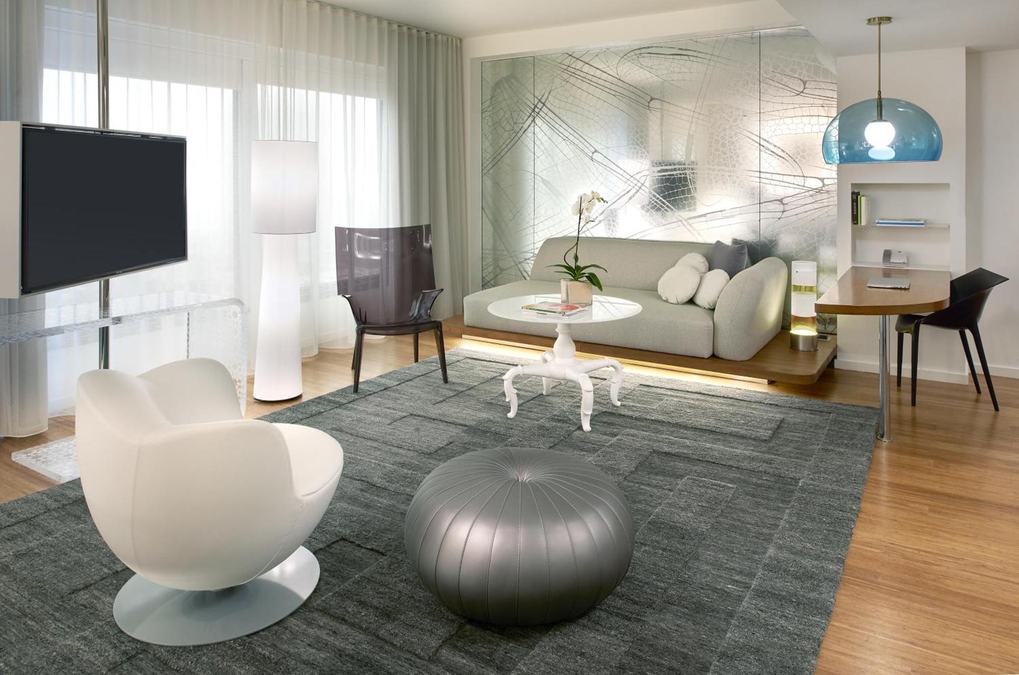 Deluxe King Studio Suite