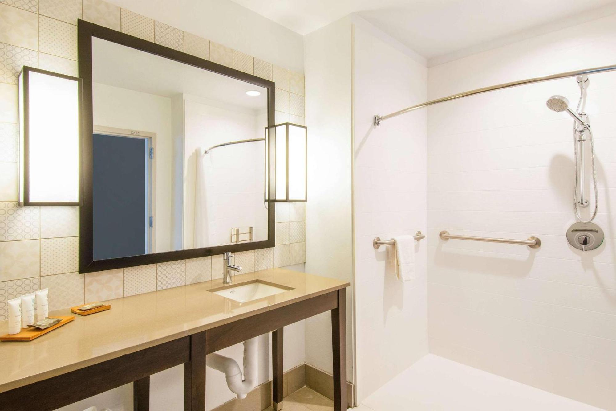 Queen Room Two Queen Beds Disability Access or Non-Smoking