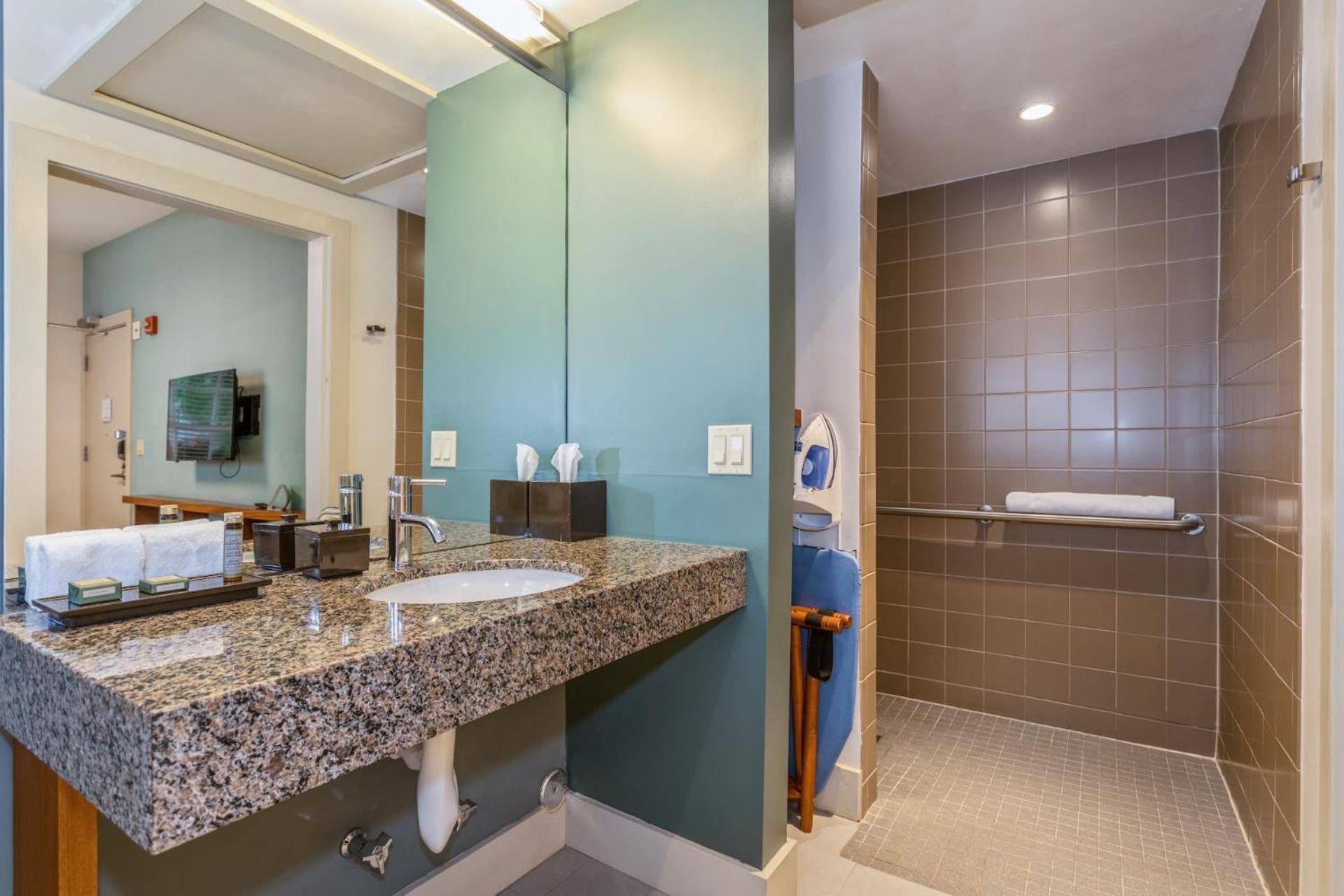 Accessible Queen Room (Self Check-in)