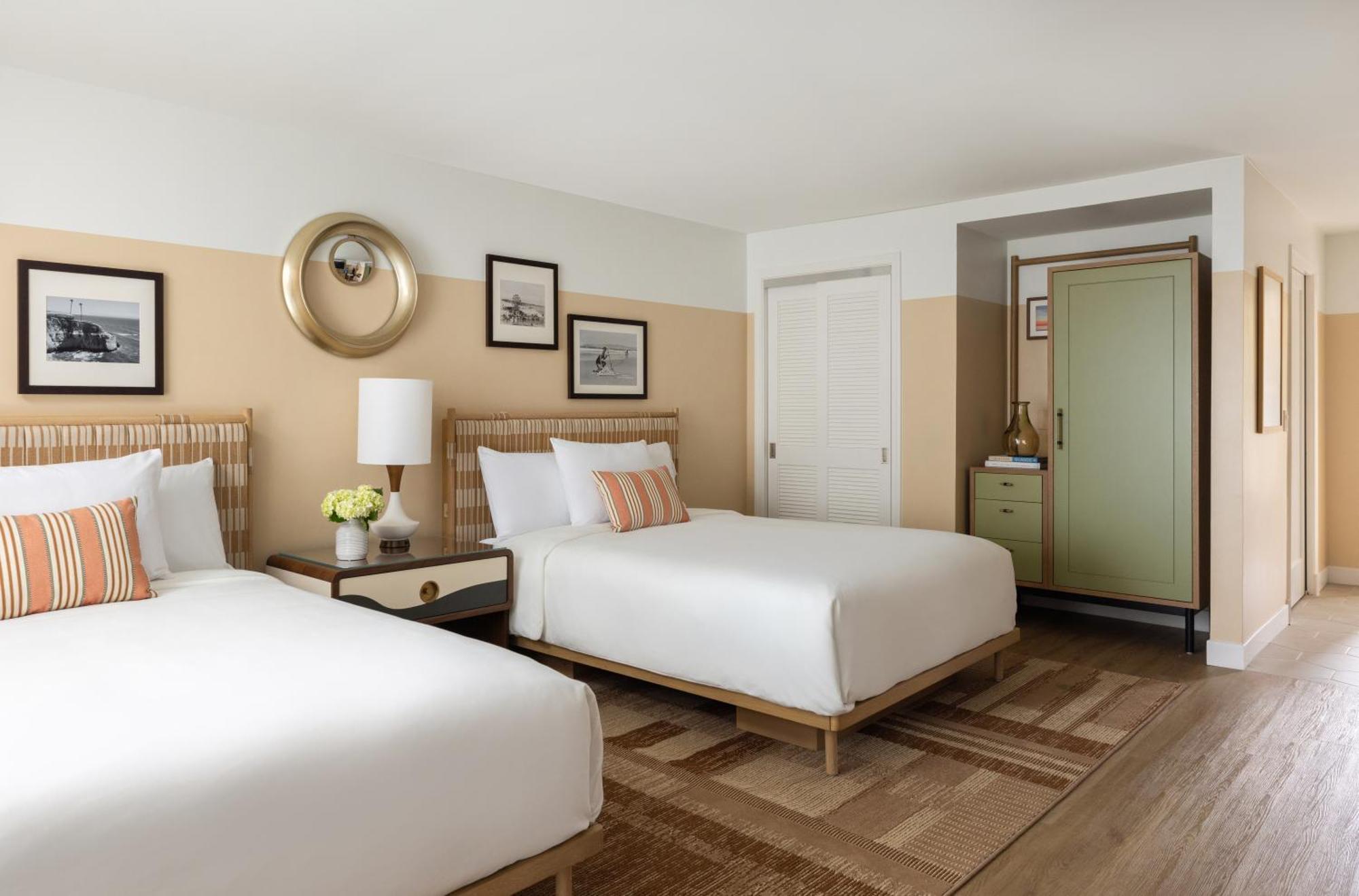 Zimmer mit 2 Queensize-Betten und Meerblick