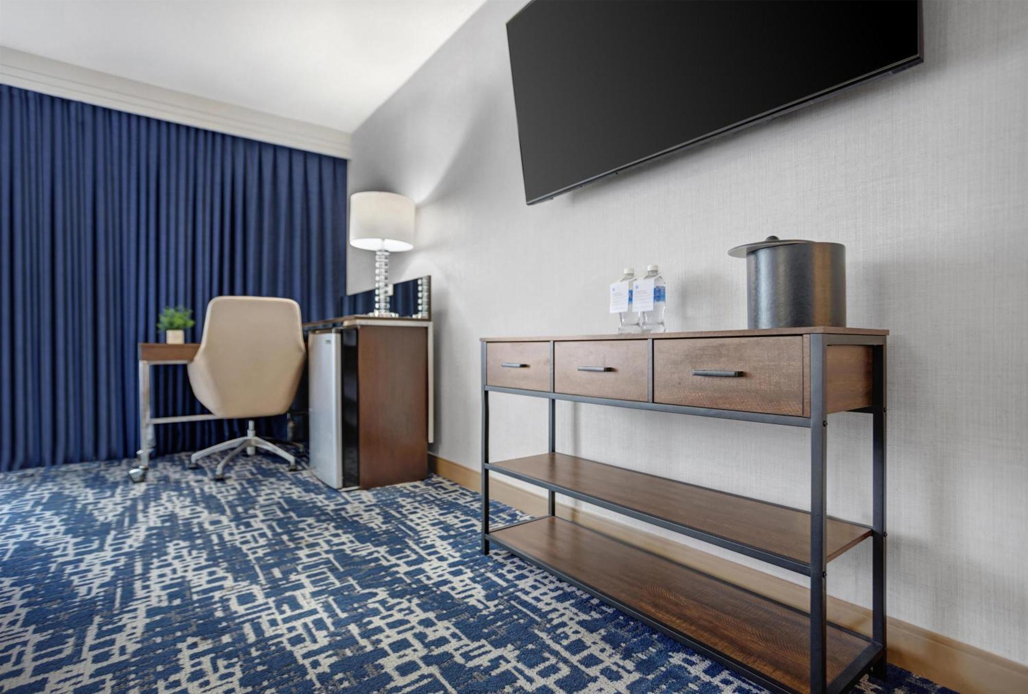 Queen Room Two Queen Beds