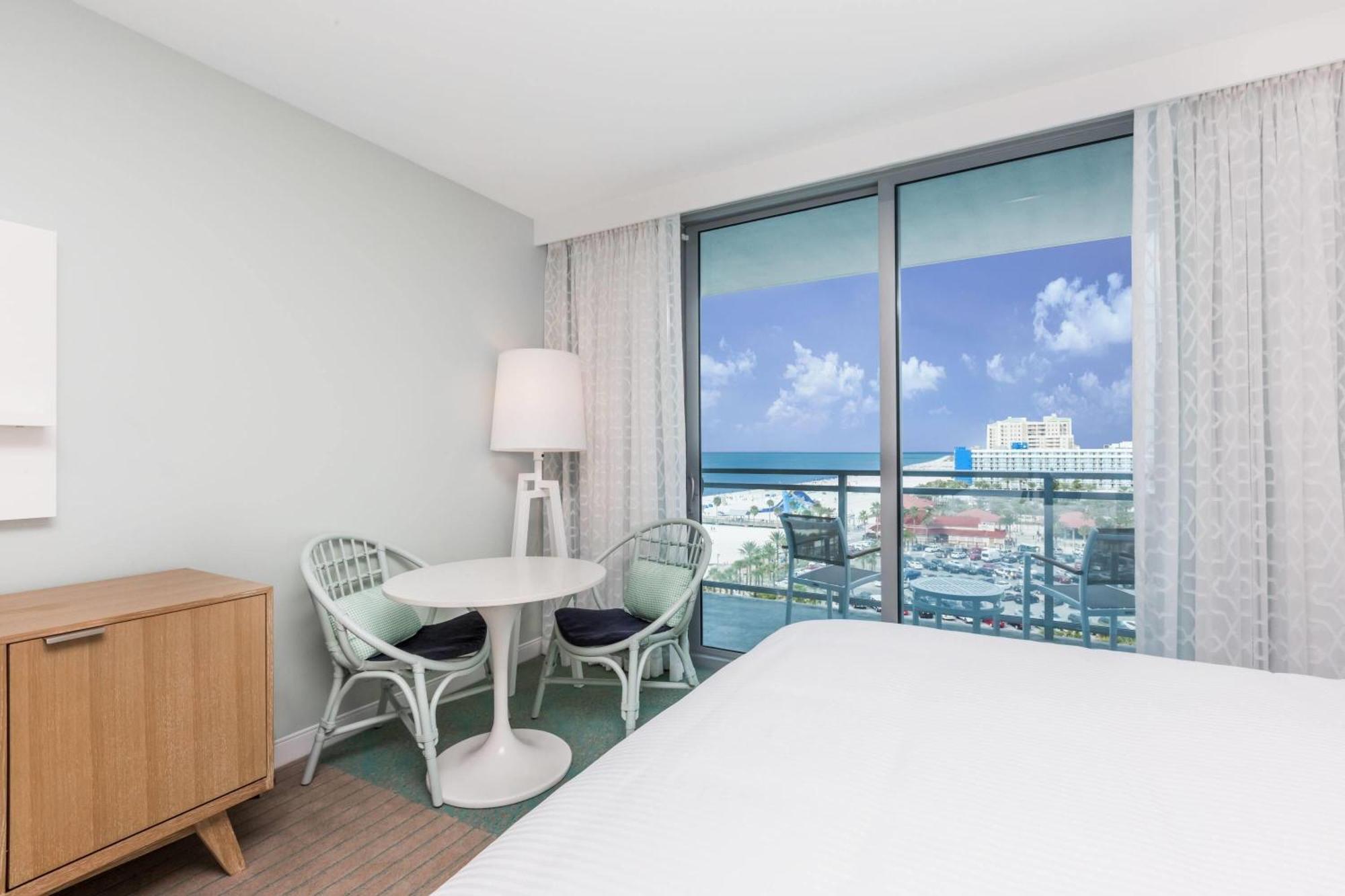 Grand Deluxe King Room Partial Gulf View