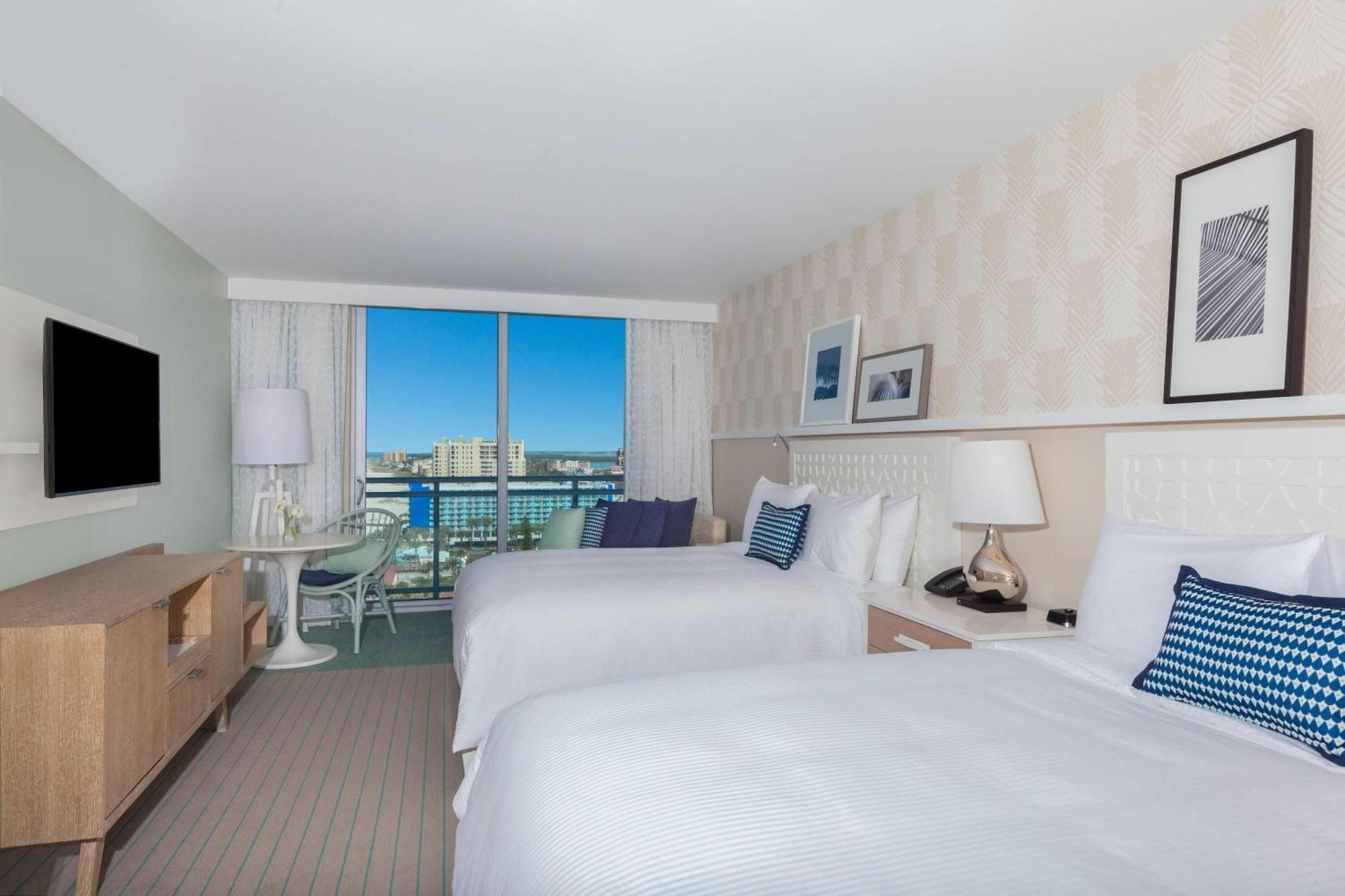 Grand Deluxe Queen Room Partial Gulf View