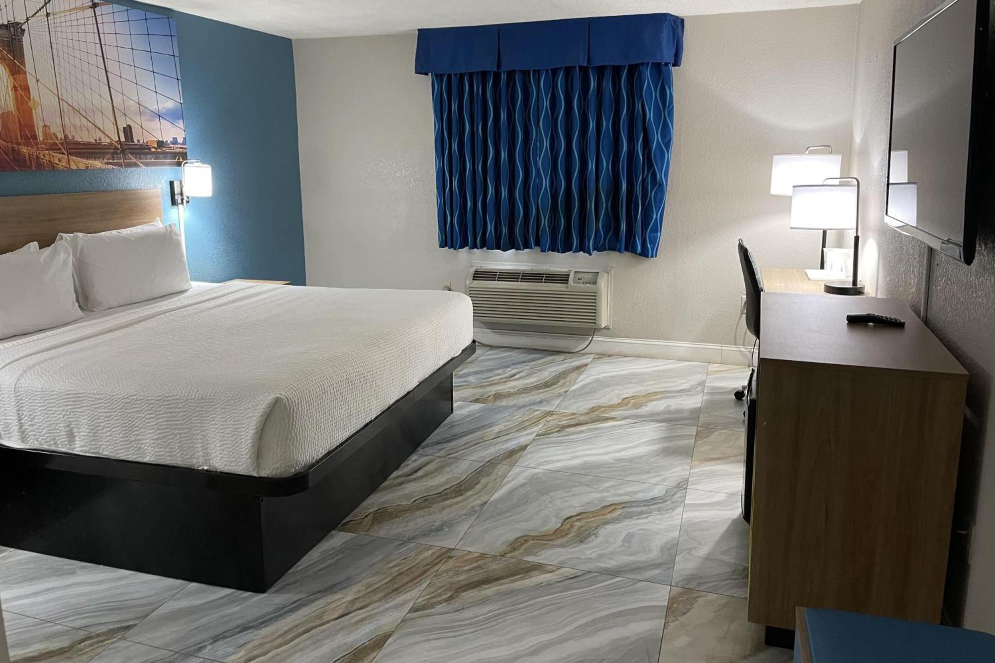 King Room Mobility Access or Non-Smoking