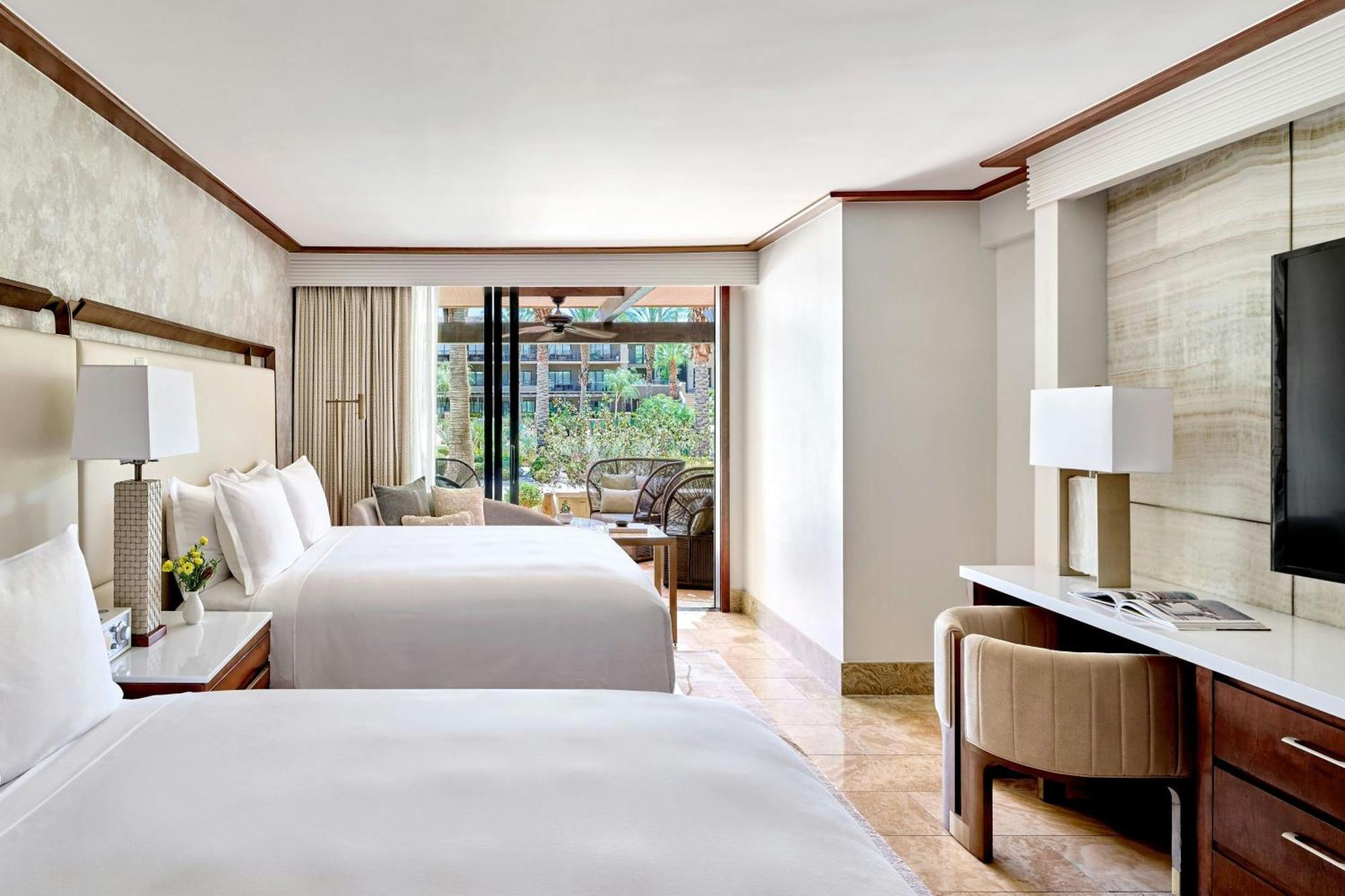 Deluxe Resort Room 2 Queens