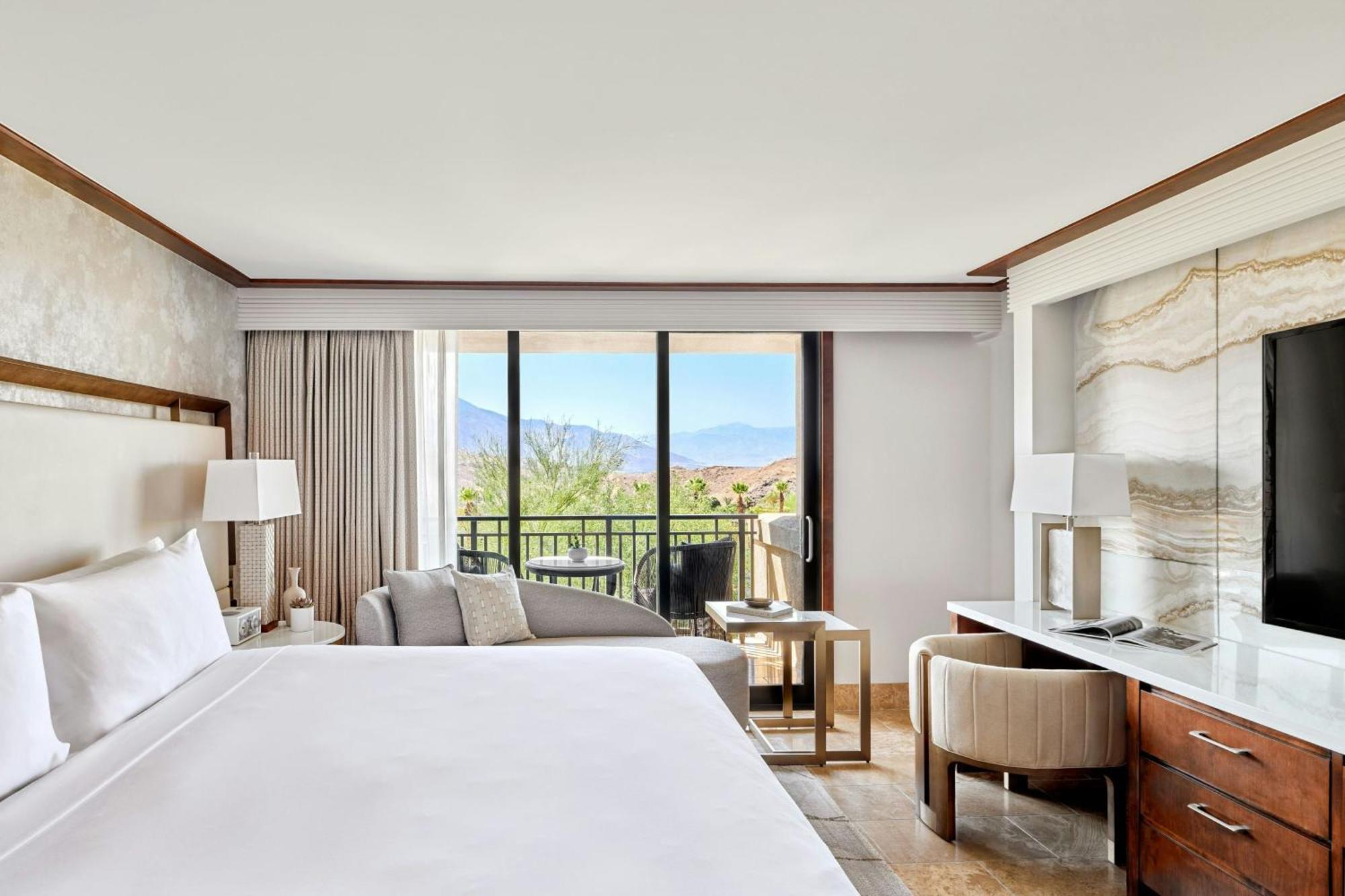 King Room Desert View Roll Shower Mobility Hearing Accessible