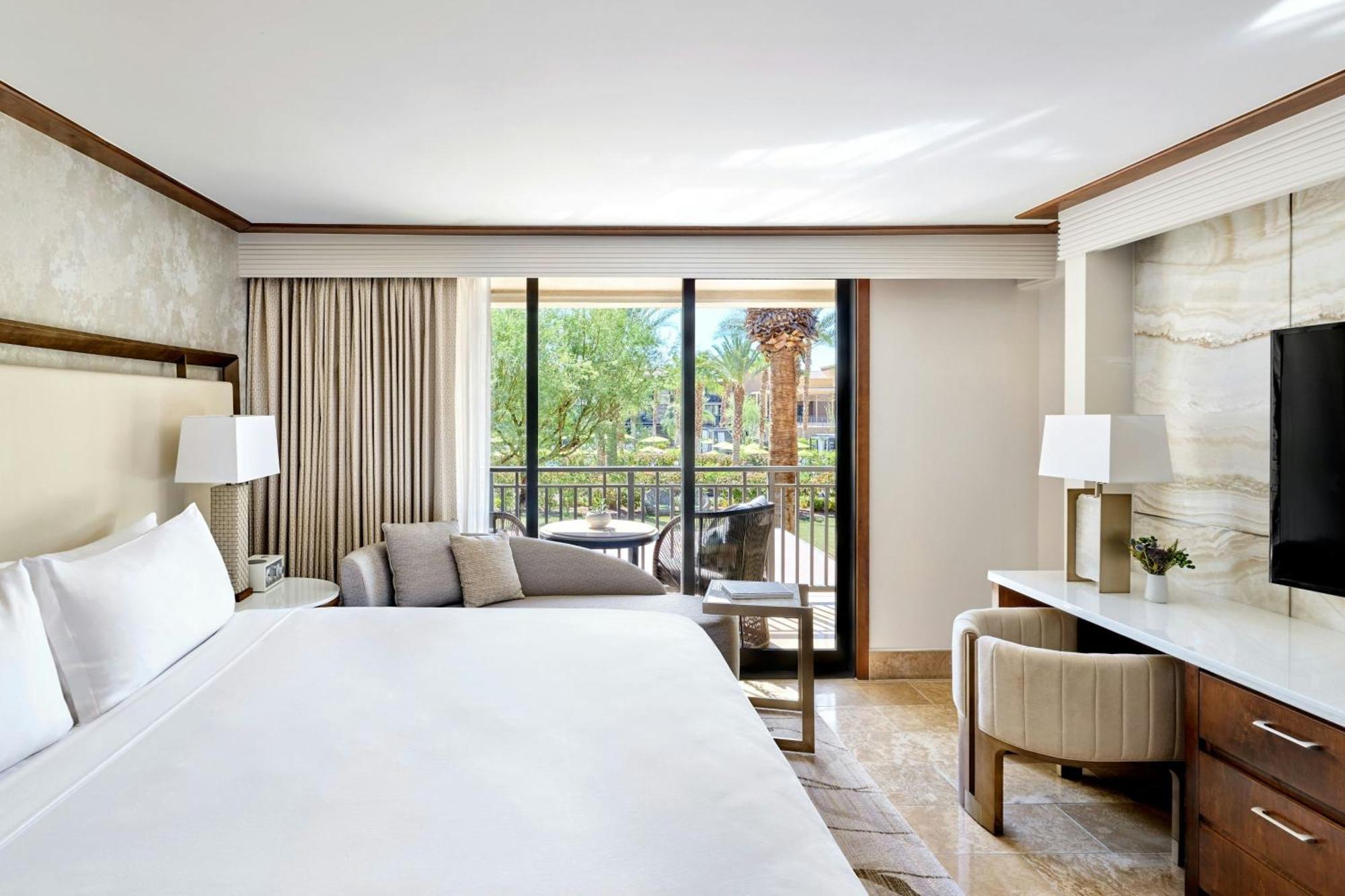 Deluxe Resort Room 1 King