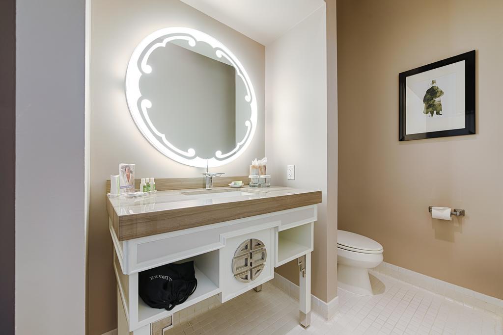Suite Parlor