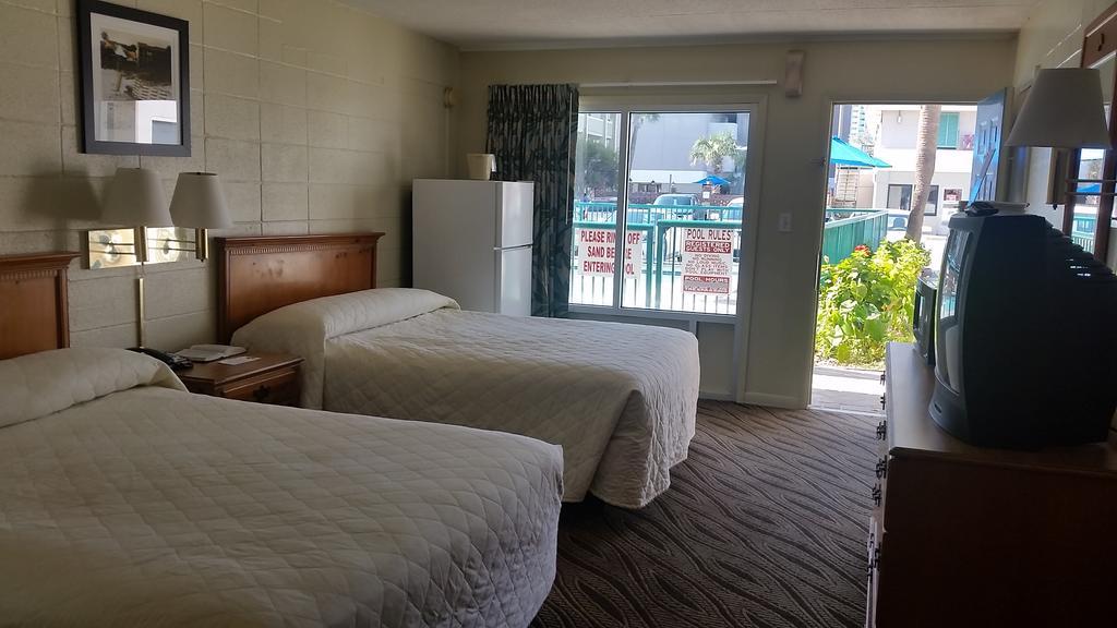 Queen Room Pool View