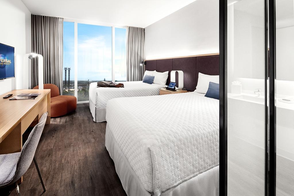 Quarto Queen com 2 Camas Queen-size e Vista (Inclui Entrada Antecipada no Parque*)