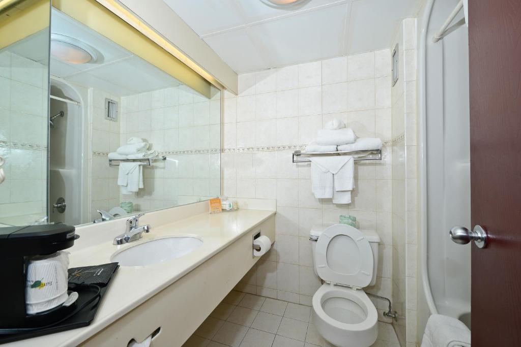 Quarto Duplo com 2 Camas de Casal - Acesso para Hóspedes com Mobilidade Reduzida/Não Fumantes