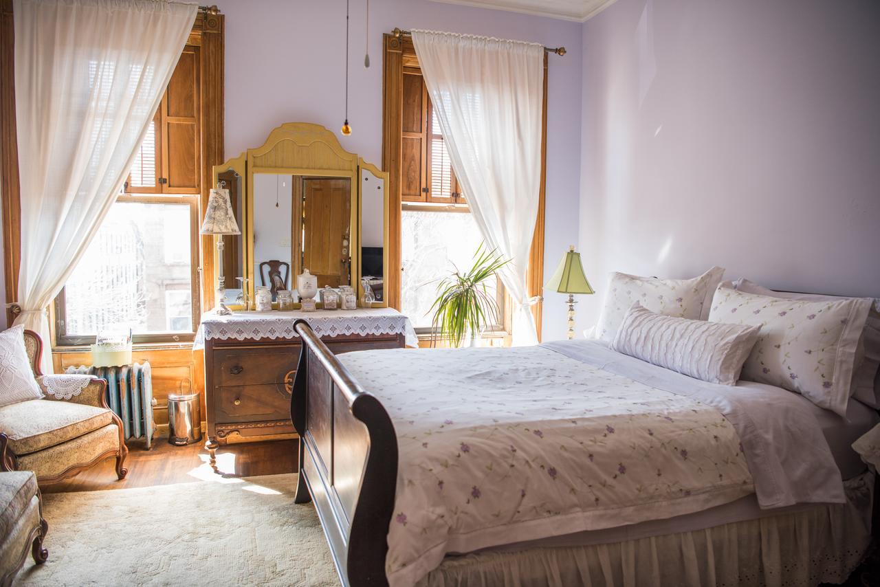 Elspeth Deluxe Queen Room