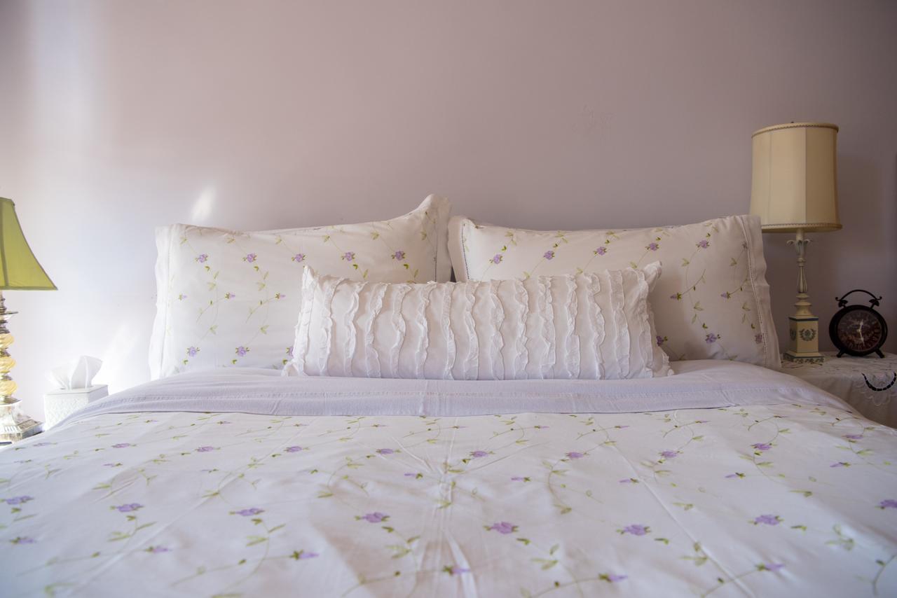 Elspeth Deluxe Queen Room