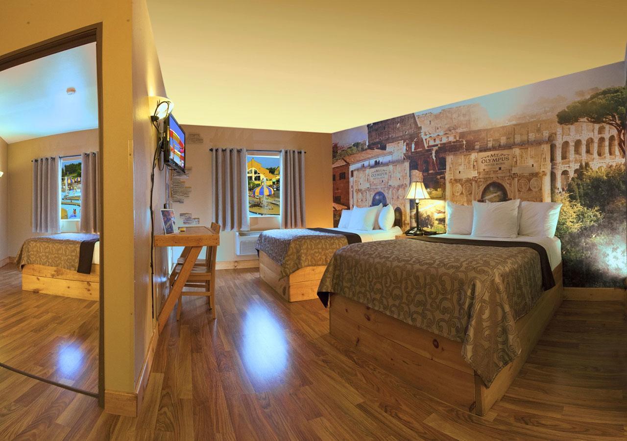Hotel Room 3 Queen includes water & theme park passes