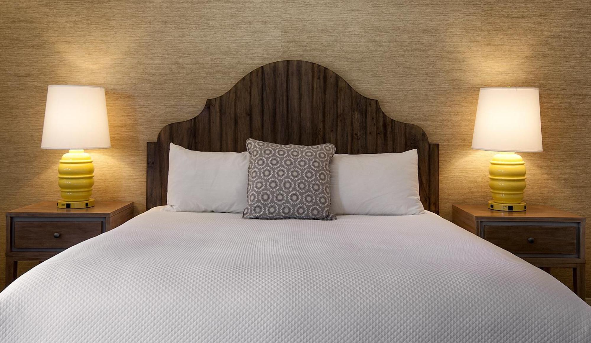 Zimmer mit Kingsize-Bett