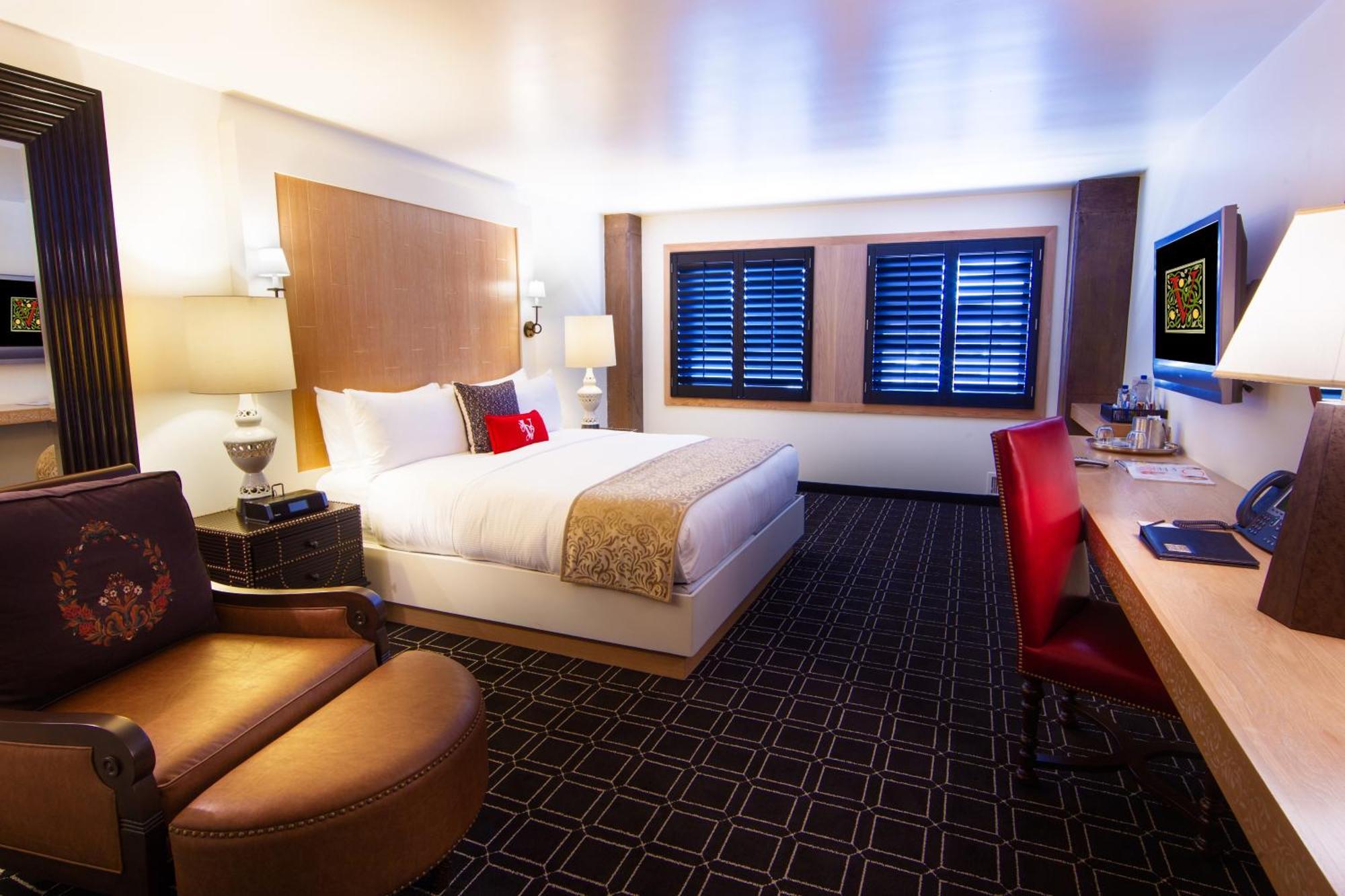 Traditionelles Zimmer mit Kingsize-Bett
