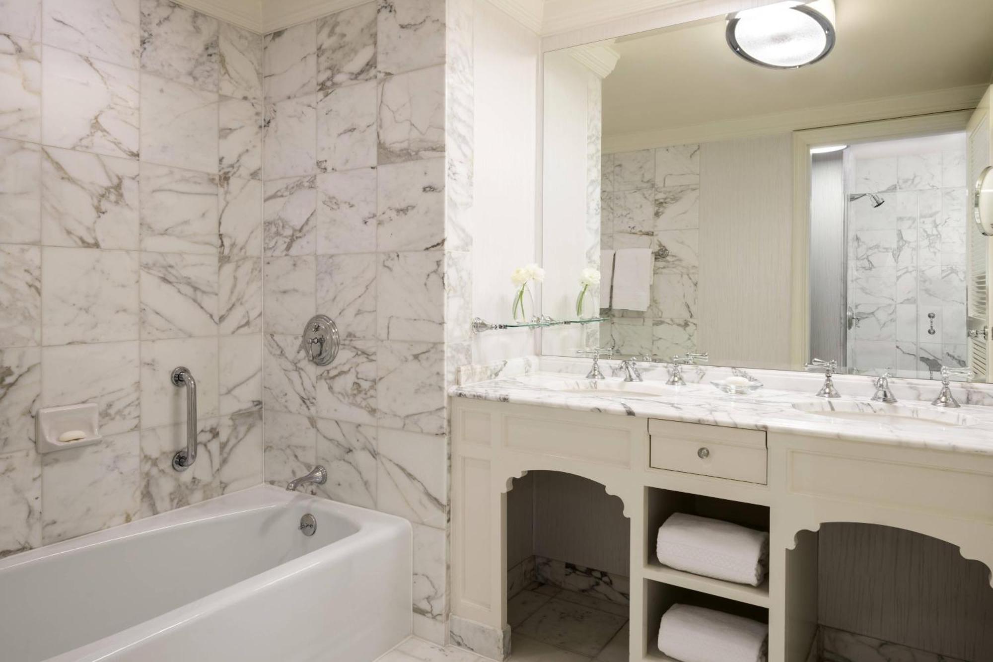 Executive King Suite,1273313029:JPEG