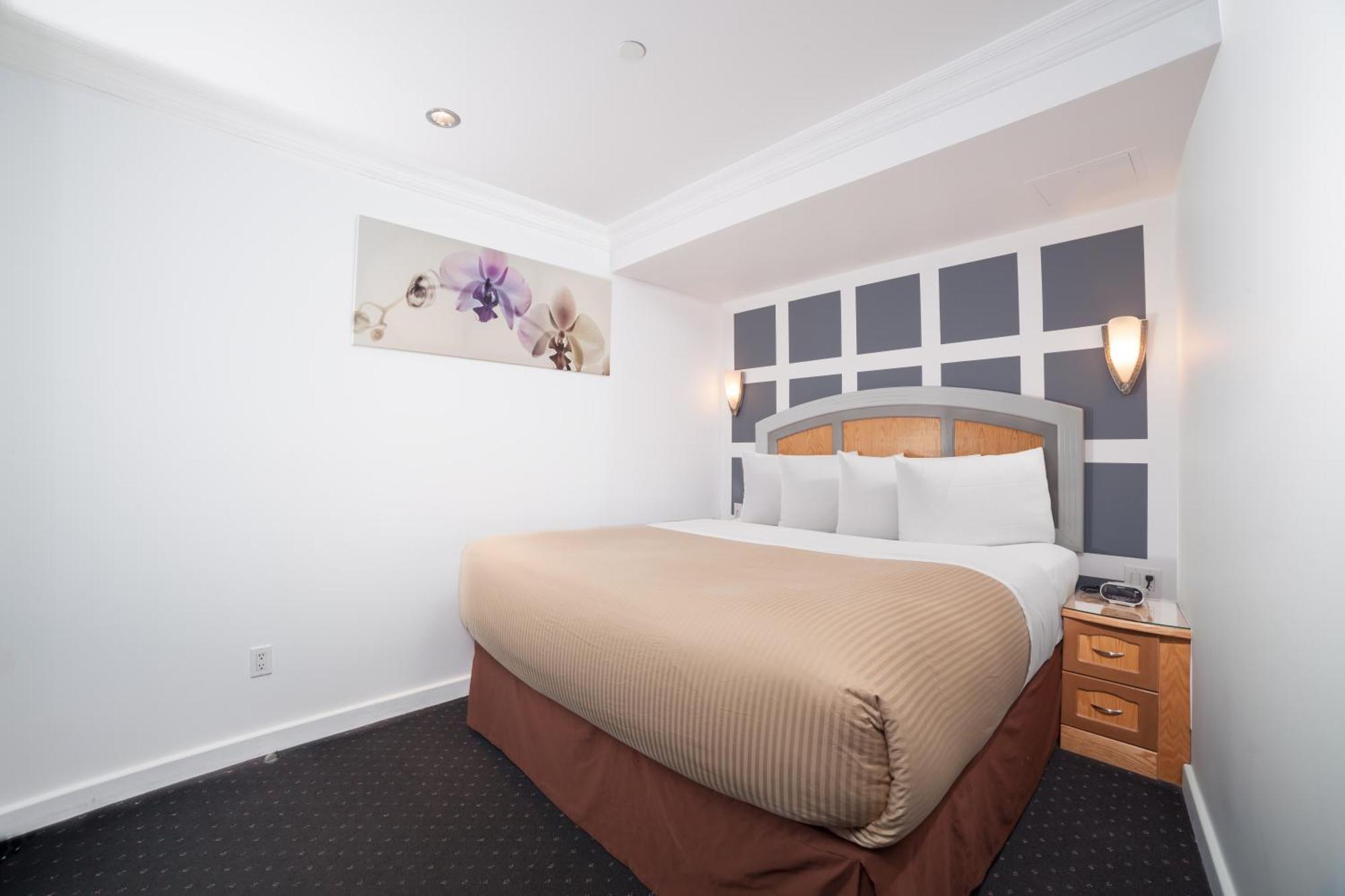 Deluxe King Room,704776387:JPEG