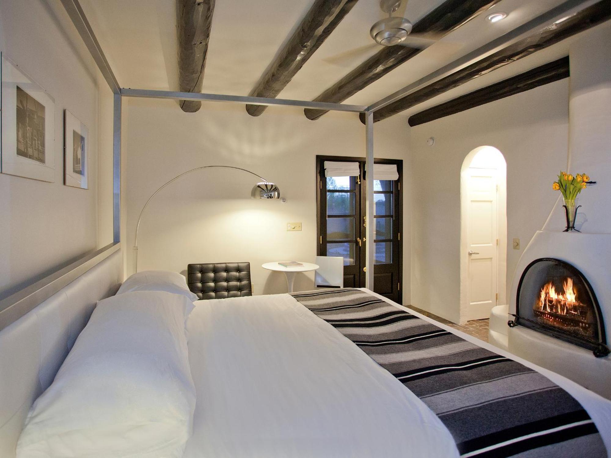 Standard King Room,113113575:JPEG