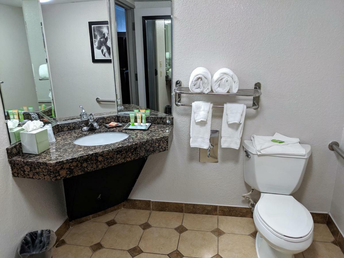 Double Room - Non-Smoking,800286888:JPEG
