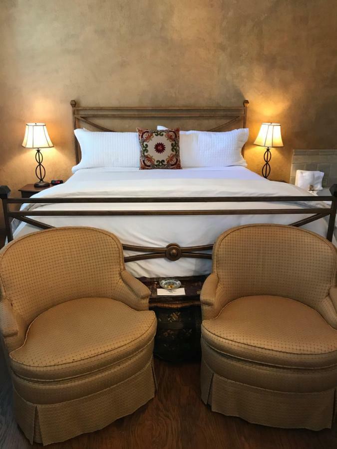 King Suite Spa Bath