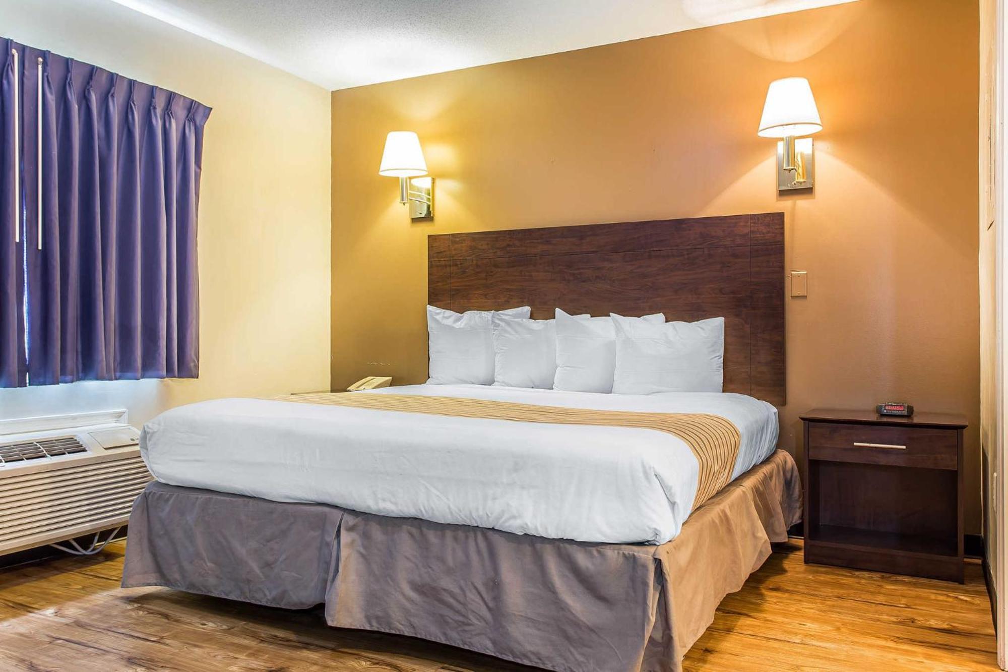 Habitación Efficiency con cama extragrande - No fumadores