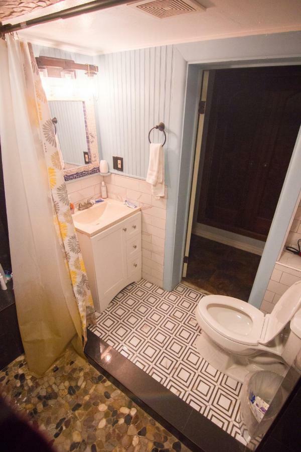 Bett in Frauenschlafsaal mit 8 Betten und eigenem Bad