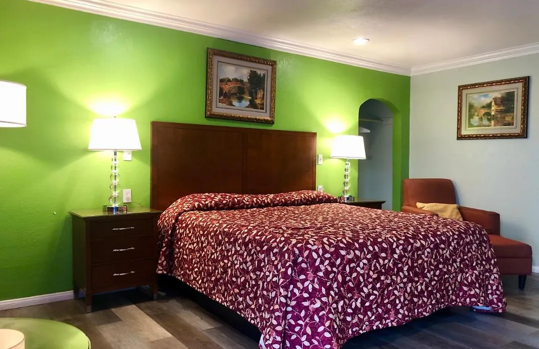 La Petite Rouge Motel-1