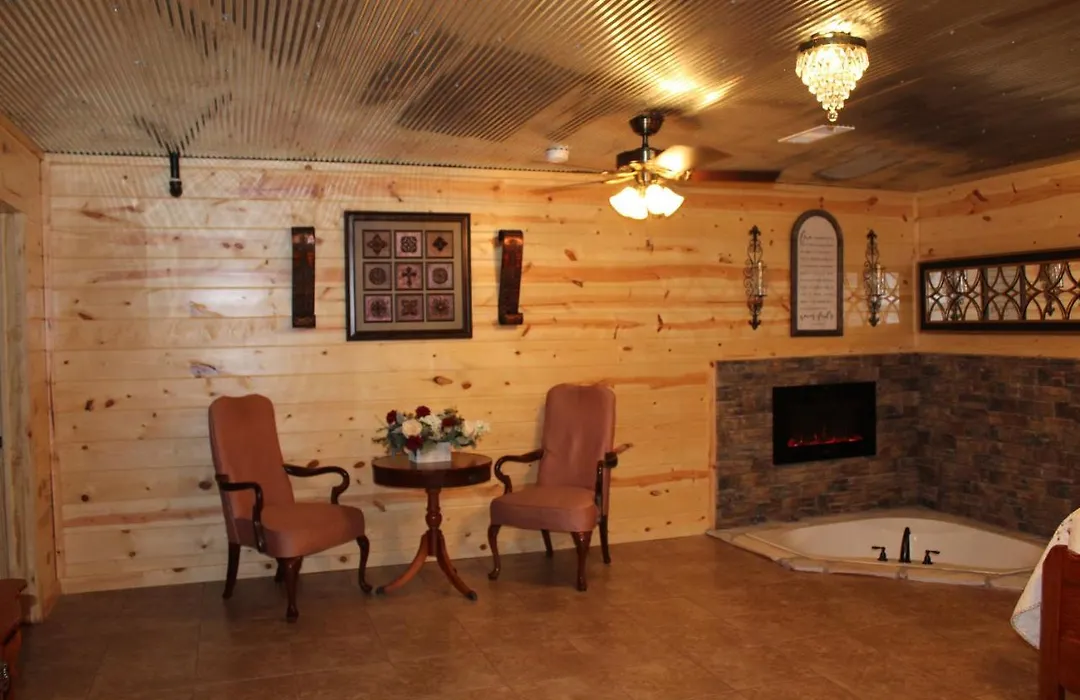 Samantha'S Timber Inn-1