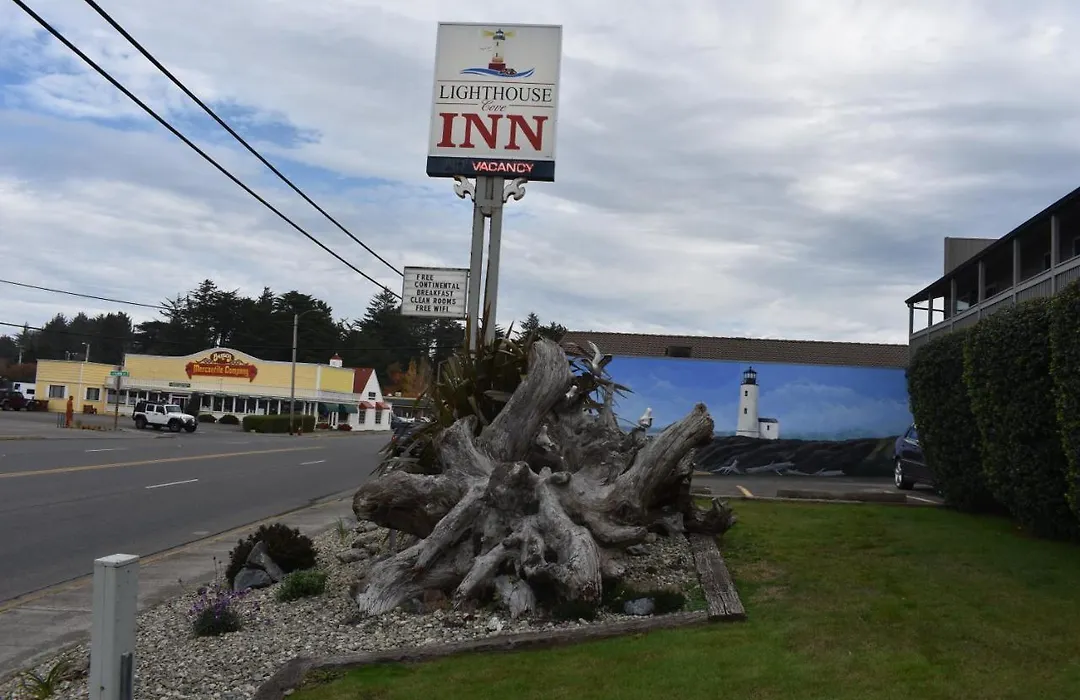 Lighthouse Cove Inn-1
