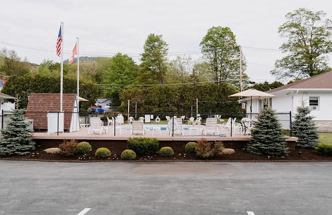 Blue Moon Motel-1